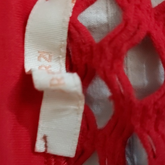 Forever 21 Hole Top - Picture 3 of 5